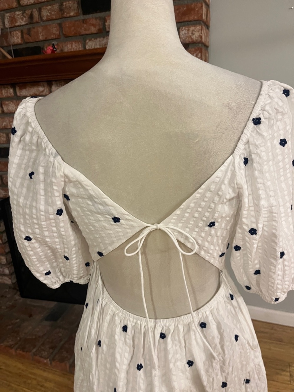 Rails White Mini Dress with Navy Floral Embroidery - Picture 4 of 5